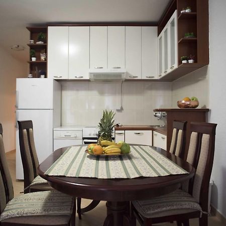 Porodicni Apartment Sveti Stefan Luaran gambar