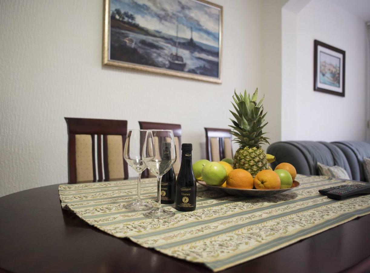 Porodicni Apartment Sveti Stefan Luaran gambar
